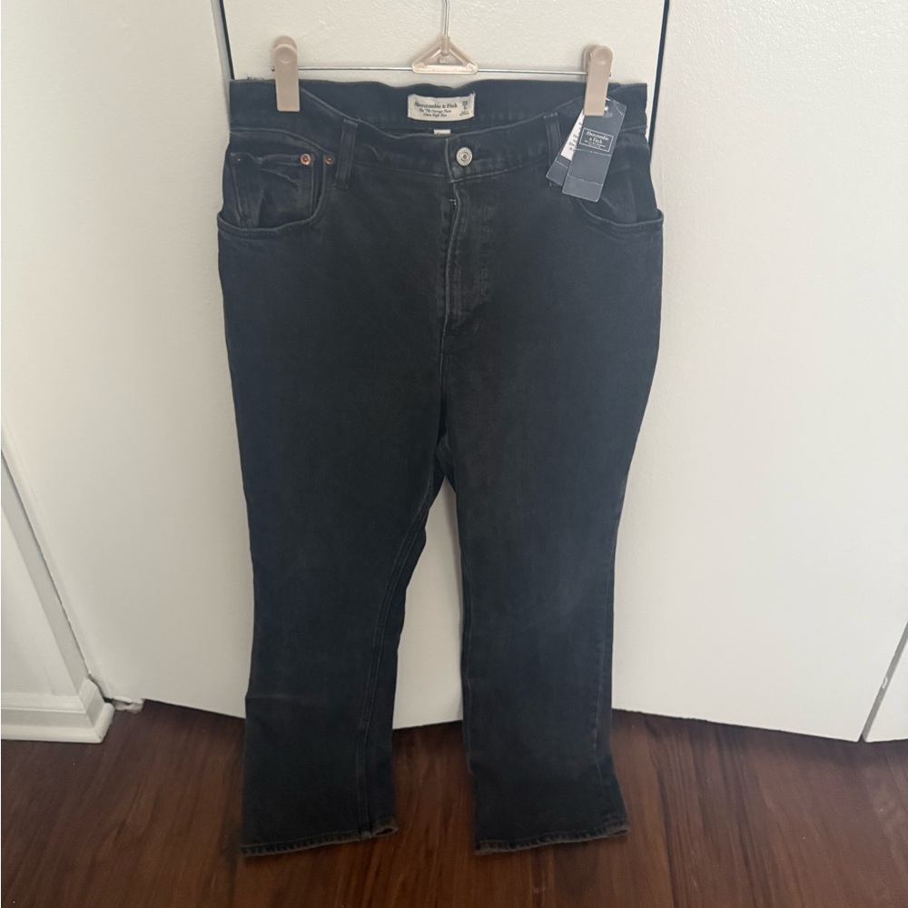 NWT Abercrombie & Fitch The 70s Vintage Flare Ultra Hish Rise curve love 29short